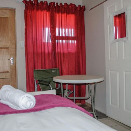 Oceanlife Guesthouse And Restaurant Luederitz Luaran gambar